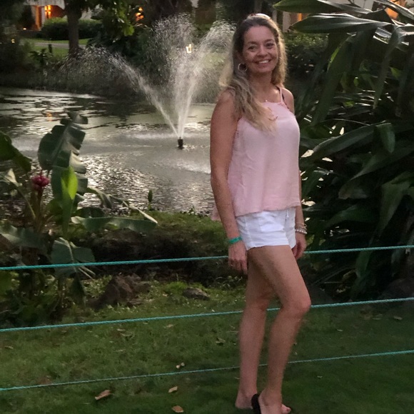 Meet your Posher, Monica - Picture 1 of 1